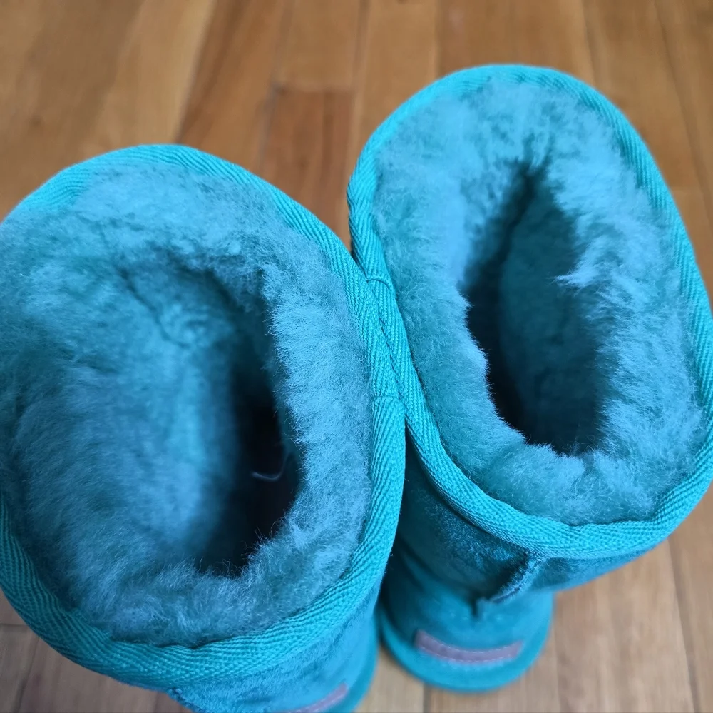 UGG Classic Short II Boots Emerald Green Size 5 - Picture 11 of 14